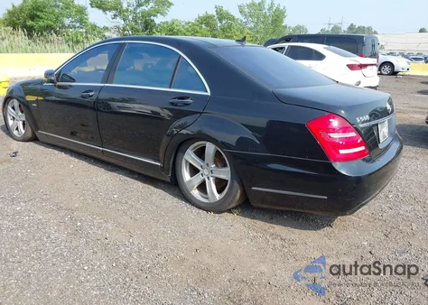 2012 Mercedes-Benz S 550 4Matic z USA, uszkodzony, nr VIN WDDNG9EB9CA464943